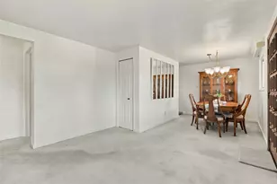 572 Jenne Dr, Pittsburgh, PA 15236 - Photo 5