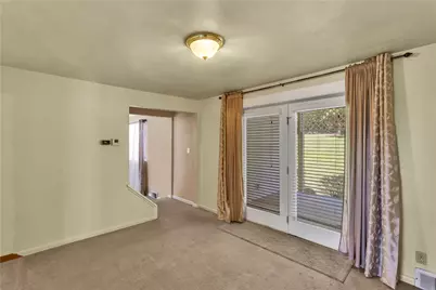 609 Millers Ln, Pittsburgh, PA 15239 - Photo 11