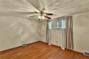 609 Millers Ln, Pittsburgh, PA 15239 - Photo 21