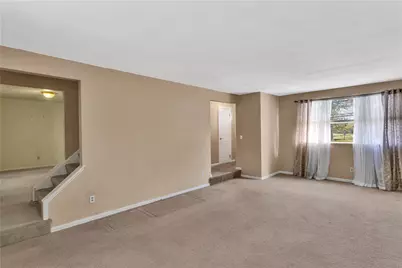 609 Millers Ln, Pittsburgh, PA 15239 - Photo 9
