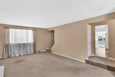 609 Millers Ln, Pittsburgh, PA 15239 - Photo 7