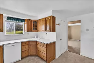 609 Millers Ln, Pittsburgh, PA 15239 - Photo 13