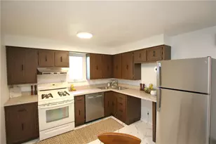 4548 Mapledale Dr, Homestead, PA 15120 - Photo 11