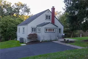 33 Mondine Ln, Collier Township, PA 15071 - Photo 1