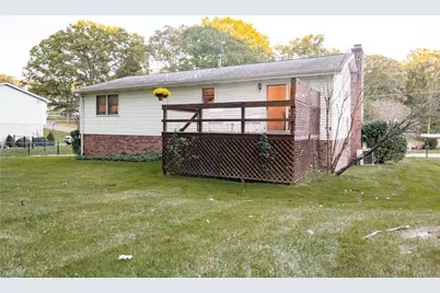 211 Cherokee Dr, Center Township, PA 16001 - Photo 27