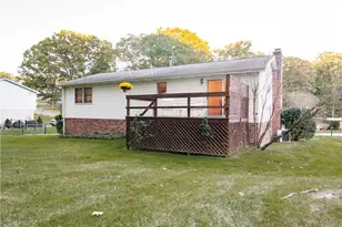 211 Cherokee Dr, Center Township, PA 16001 - Photo 27