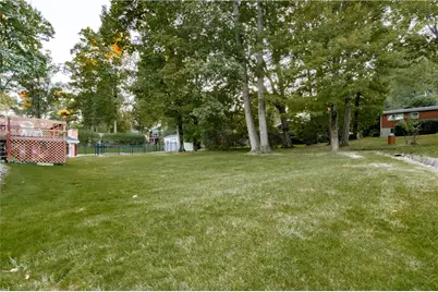 211 Cherokee Dr, Center Township, PA 16001 - Photo 25