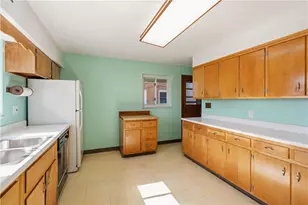 19 Watson St, Carnegie, PA 15106 - Photo 13