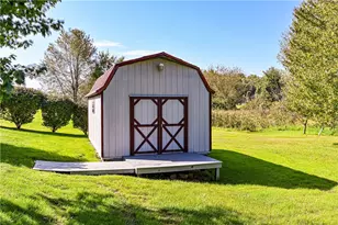 107 N Hazelnut Dr, Mount Pleasant Township, PA 15666 - Photo 5