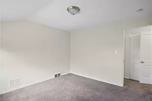 8018 Lincoln Rd, Pittsburgh, PA 15147 - Photo 21