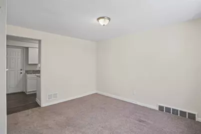8018 Lincoln Rd, Pittsburgh, PA 15147 - Photo 9