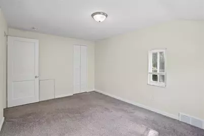 8018 Lincoln Rd, Pittsburgh, PA 15147 - Photo 19