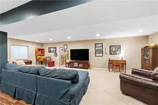 2041 Connecticut Ln, Pittsburgh, PA 15143 - Photo 25
