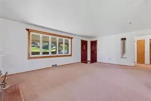 283 Kentucky Dr, Lower Burrell, PA 15068 - Photo 3
