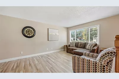 1316 Skyline Drive, Hermitage, PA 16148 - Photo 9