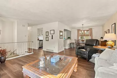 616 Carnival Dr, Pittsburgh, PA 15239 - Photo 9