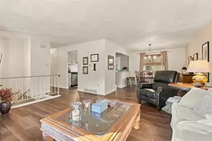 616 Carnival Dr, Pittsburgh, PA 15239 - Photo 9