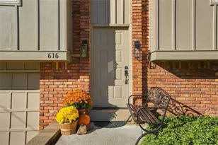 616 Carnival Dr, Pittsburgh, PA 15239 - Photo 5