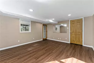 430 Summit Dr, Pittsburgh, PA 15228 - Photo 29