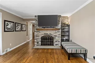 430 Summit Dr, Pittsburgh, PA 15228 - Photo 9