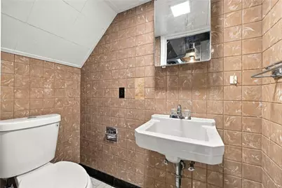 2400 Milford Dr, Bethel Park, PA 15102 - Photo 29
