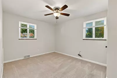 2400 Milford Dr, Bethel Park, PA 15102 - Photo 21