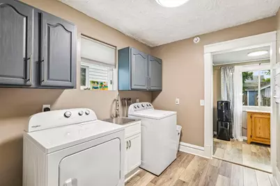 220 E Edgewood Avenue, New Castle, PA 16105 - Photo 13