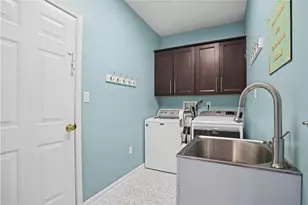 210 Briar Hill Ct, Pine Township, PA 15090 - Photo 17