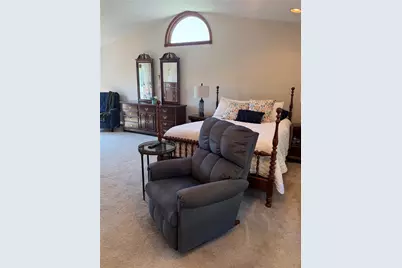 102 Thomas Dr, White Oak, PA 15131 - Photo 13