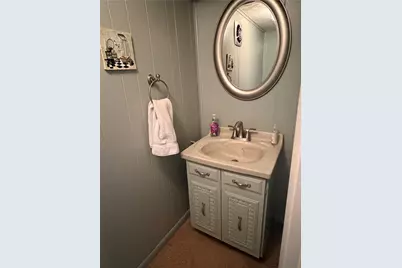 102 Thomas Dr, White Oak, PA 15131 - Photo 25