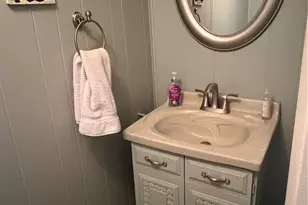 102 Thomas Dr, White Oak, PA 15131 - Photo 25