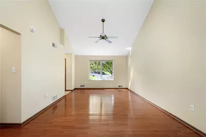 1407 Greenbriar Ct, South Park, PA 15129 - Photo 9