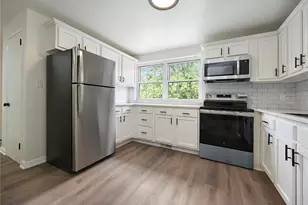 585 Lucia Dr, Wilkins Township, PA 15221 - Photo 3