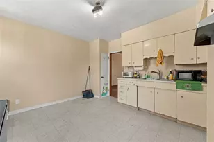 740 Broughton St, Pittsburgh, PA 15213 - Photo 25