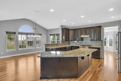 2084 Majestic Dr, North Strabane, PA 15317 - Photo 13