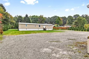 323 Crestview Dr, Donegal, PA 15610 - Photo 5