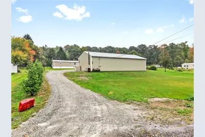 323 Crestview Rd, Mount Pleasant Township, PA 15610 - Photo 3