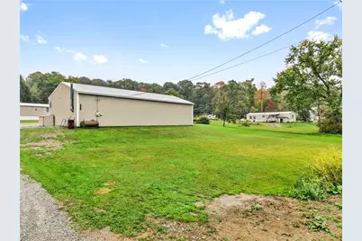323 Crestview Rd, Mount Pleasant Township, PA 15610 - Photo 5