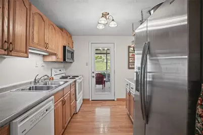 6125 Chatham Dr #Ste 201, Hopewell Township, PA 15001 - Photo 5