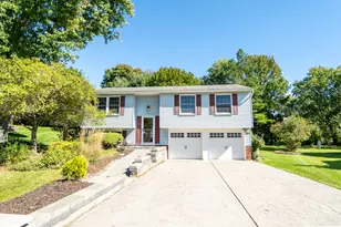 17 Wheatfield Dr, Cranberry Township, PA 16066 - Photo 1