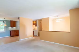 17 Wheatfield Dr, Cranberry Township, PA 16066 - Photo 5