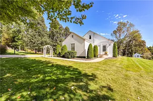 110 Daffodil Ln, Hempfield Township, PA 15644 - Photo 3