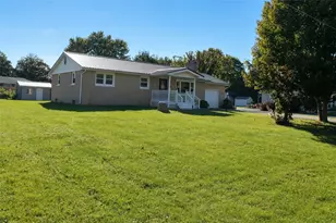 44 Valley View Dr, Wilmington Township, PA 16142 - Photo 3