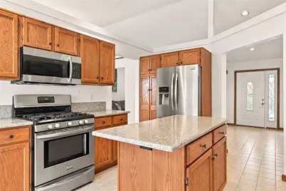 1350 Spyglass Hl, Hempfield Township, PA 15601 - Photo 13