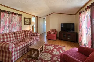 120 Indiana Ave, Vandergrift, PA 15690 - Photo 3