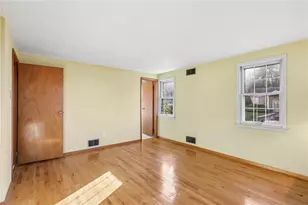 5696 Glenn Hill Dr, Bethel Park, PA 15102 - Photo 15