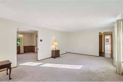 5696 Glenn Hill Dr, Bethel Park, PA 15102 - Photo 9