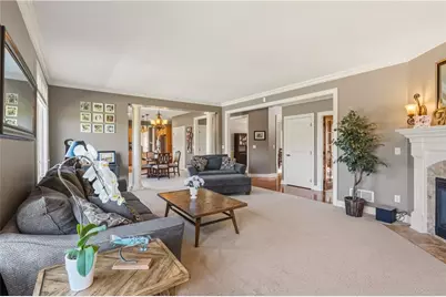 107 Hibernia Dr, Lancaster Township, PA 16037 - Photo 9