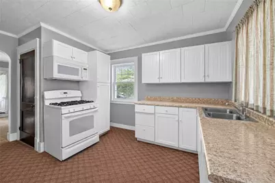 914 Walnut St, Sugarcreek Boro, PA 16343 - Photo 9