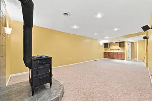 213 Chris Dr, Penn Twp, PA 15642 - Photo 29